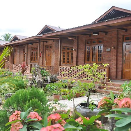 Trinity Family Inn Nyaung Shwe Extérieur photo