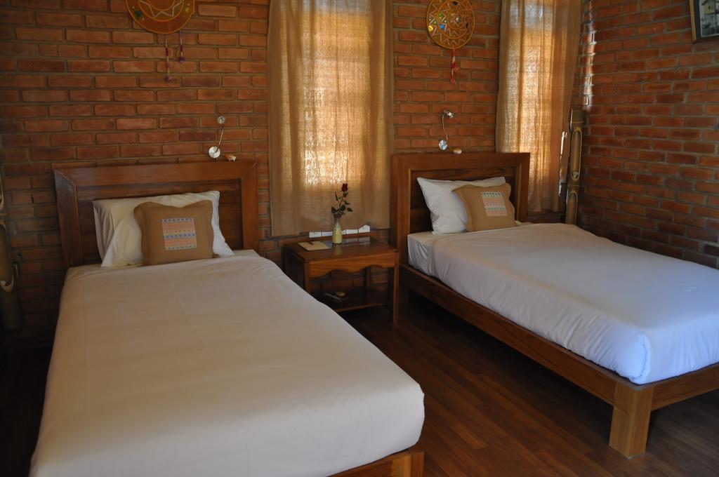 Trinity Family Inn Nyaung Shwe Extérieur photo