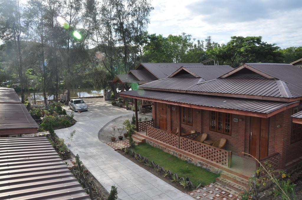Trinity Family Inn Nyaung Shwe Extérieur photo