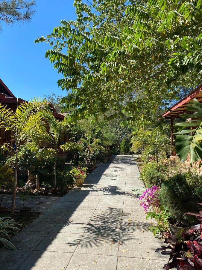 Trinity Family Inn Nyaung Shwe Extérieur photo